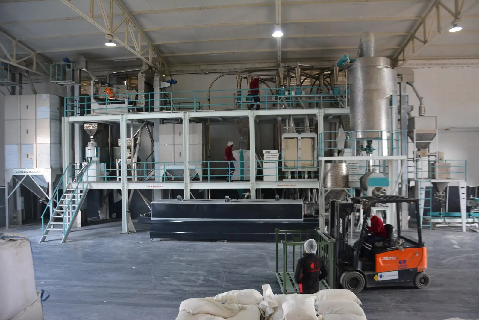 The cleaning and sorting line at Comtrade Trading